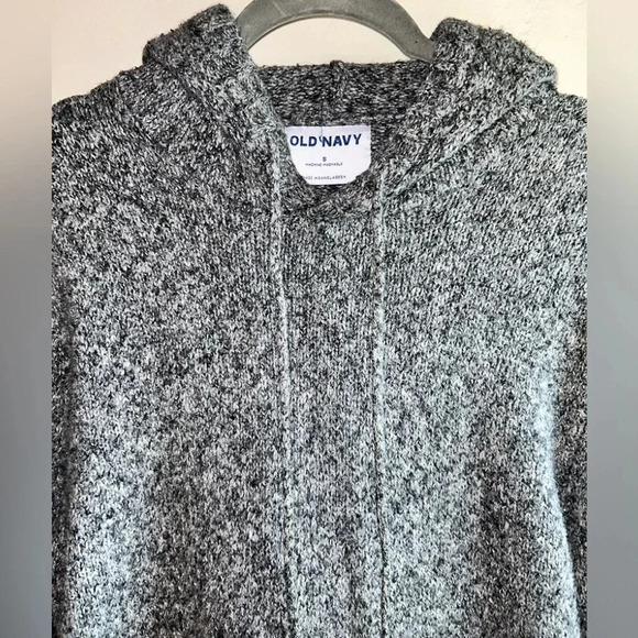 Men’s Old Navy size small hooded sweatshirt. Super warm + cozy. Grey. Like new! - Picture 2 of 7